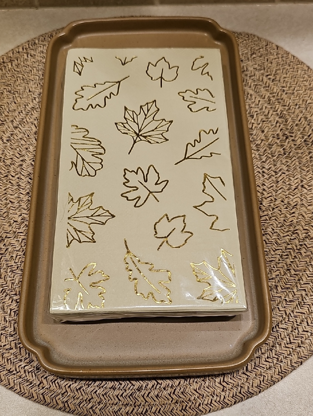 New Spritz 4pk. Gold Leaves Falling Guests Towels